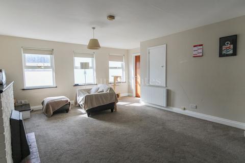 2 bedroom detached house for sale, 19 Byron Lane