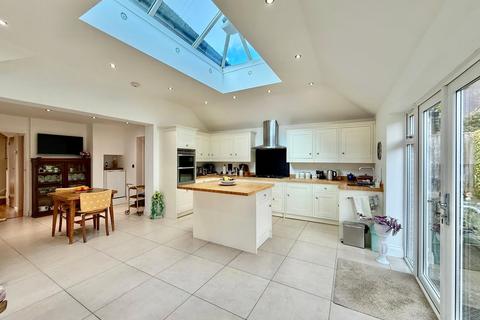 4 bedroom detached house for sale, Wenthill Close, East Dean, Eastbourne, East Sussex, BN20