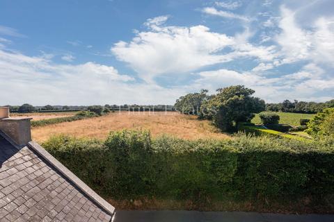 undefined, La Piece Du Mauger Cottage
