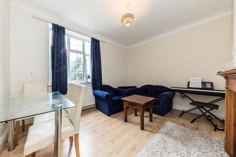 undefined, Gunnersbury Avenue, London W5