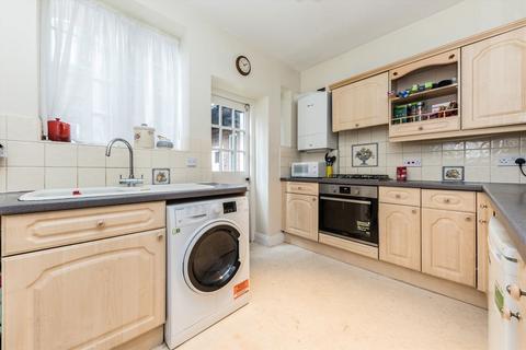 undefined, Gunnersbury Avenue, London W5