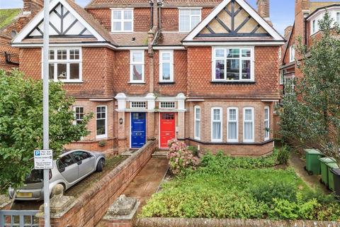 2 bedroom house to rent, Old Orchard Road, Eastbourne