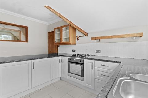 2 bedroom house to rent, Old Orchard Road, Eastbourne