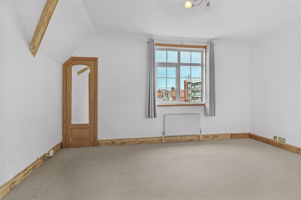 Bedroom 1 2.jpg