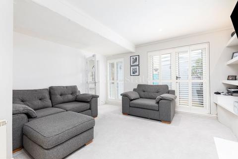 undefined, 2 Clement Cottages