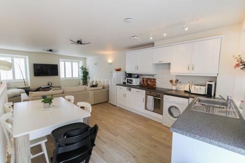 2 bedroom flat for sale, Apt 1, Bank Place