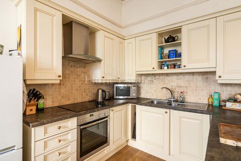 1 bedroom flat for sale, Apt 2, Almorah Crescent