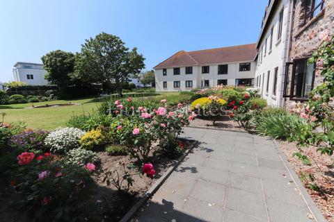 undefined, Apt 17, Reinette