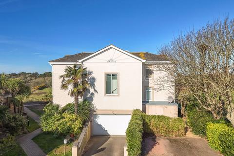 1 bedroom flat for sale, Apt 1, Chateau Block
