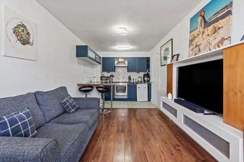 1 bedroom flat for sale, Apt 1, Chateau Block