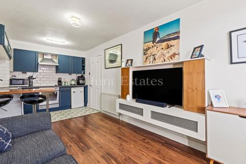 1 bedroom flat for sale, Apt 1, Chateau Block