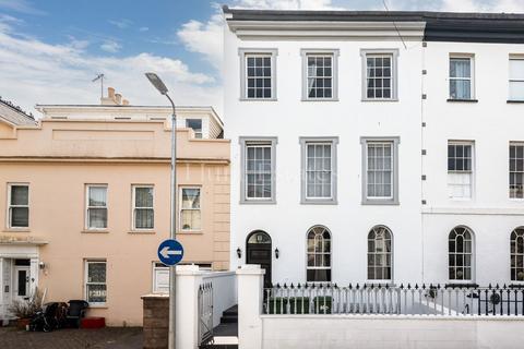 undefined, Apt 2, 11 Clarendon Road