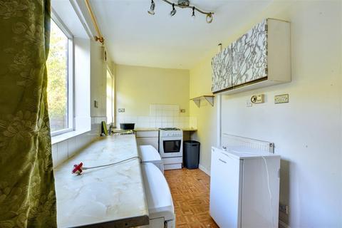 2 bedroom terraced house for sale, Austrey Avenue, Lenton Abbey, Nottingham
