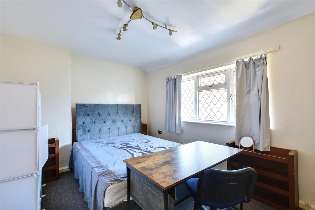 Bedroom 1.jpeg