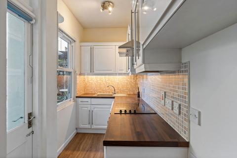 1 bedroom flat for sale, Apt 1, 66 Great Union Road