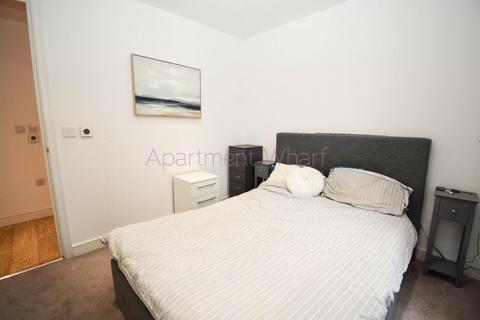 1 bedroom in a flat share to rent, Heritage Tower  East Ferry Road    (Canary Wharf), London, E14