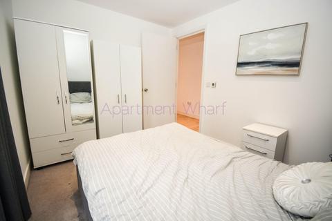 1 bedroom in a flat share to rent, Heritage Tower  East Ferry Road    (Canary Wharf), London, E14