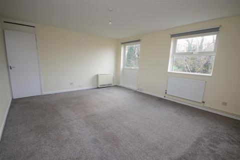 3 bedroom flat to rent, High Street, Cambridge CB22