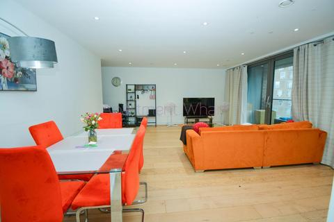 1 bedroom in a flat share to rent, Heritage Tower  East Ferry Road    (Canary Wharf), London, E14