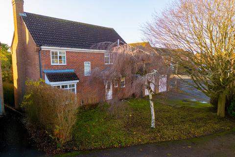 4 bedroom detached house for sale, Webster Road, Aylesbury HP21