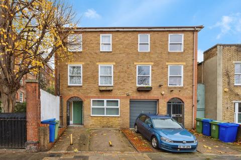4 bedroom semi-detached house for sale, Warner Road, London SE5