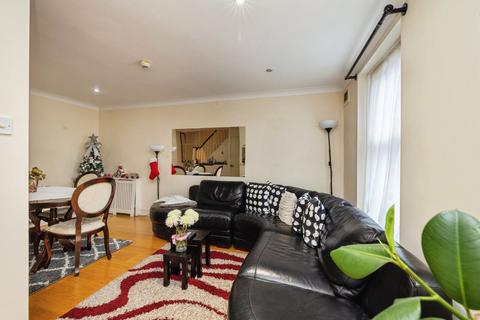 4 bedroom semi-detached house for sale, Warner Road, London SE5