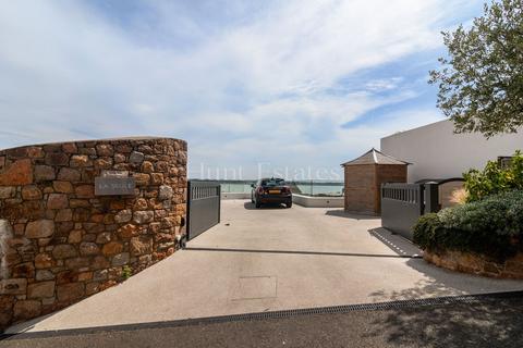 undefined, La Suele