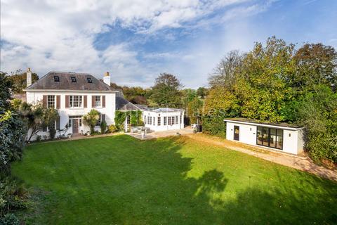 5 bedroom detached house to rent, Le Reve Cache