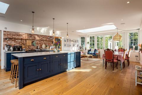 5 bedroom detached house to rent, Le Reve Cache