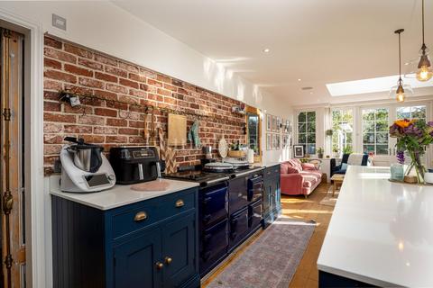 5 bedroom detached house to rent, Le Reve Cache