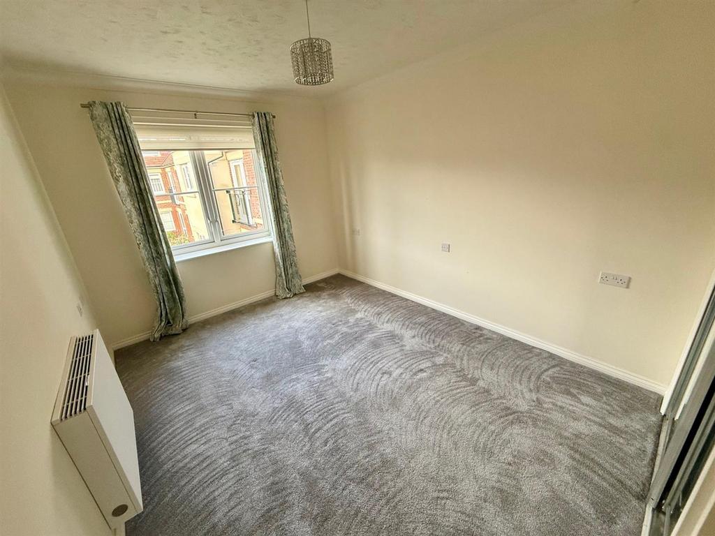 WL33 Bedroom.jpg