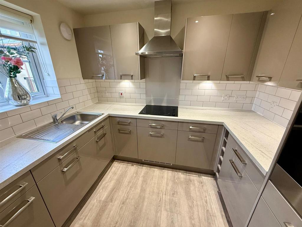 WL33 Kitchen.jpg
