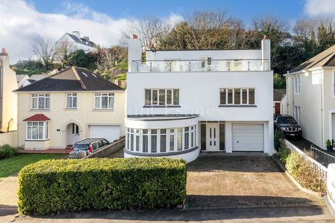 5 bedroom detached house to rent, Falcon House