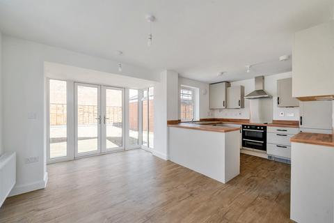 undefined, Finchampstead RG40