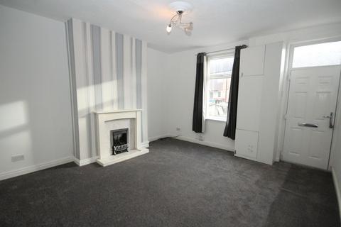 2 bedroom end of terrace house to rent, Duke Street, Goose Green, WN3