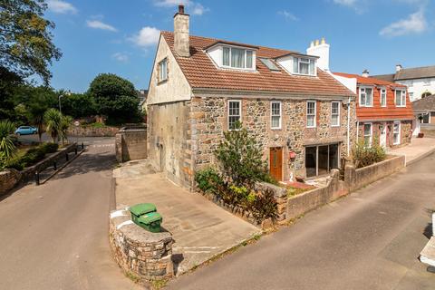 5 bedroom semi-detached house for sale, Ivy Roseville