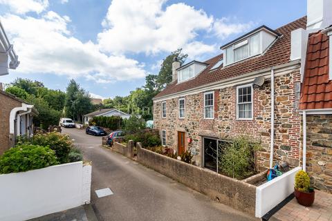 5 bedroom semi-detached house for sale, Ivy Roseville