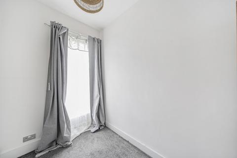 2 bedroom flat to rent, Hartfield Crescent, Wimbledon, SW19