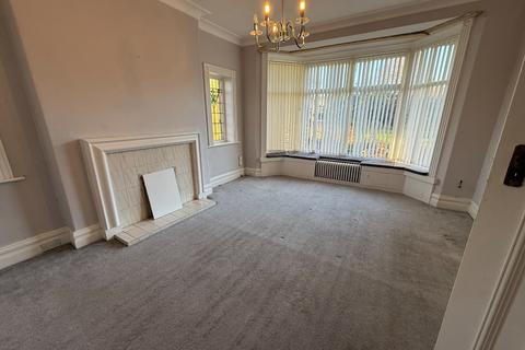 4 bedroom detached house to rent, Moorhead Lane, Shipley, BD18