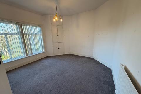 4 bedroom detached house to rent, Moorhead Lane, Shipley, BD18