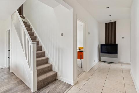 undefined, Johns Lane, Morden SM4