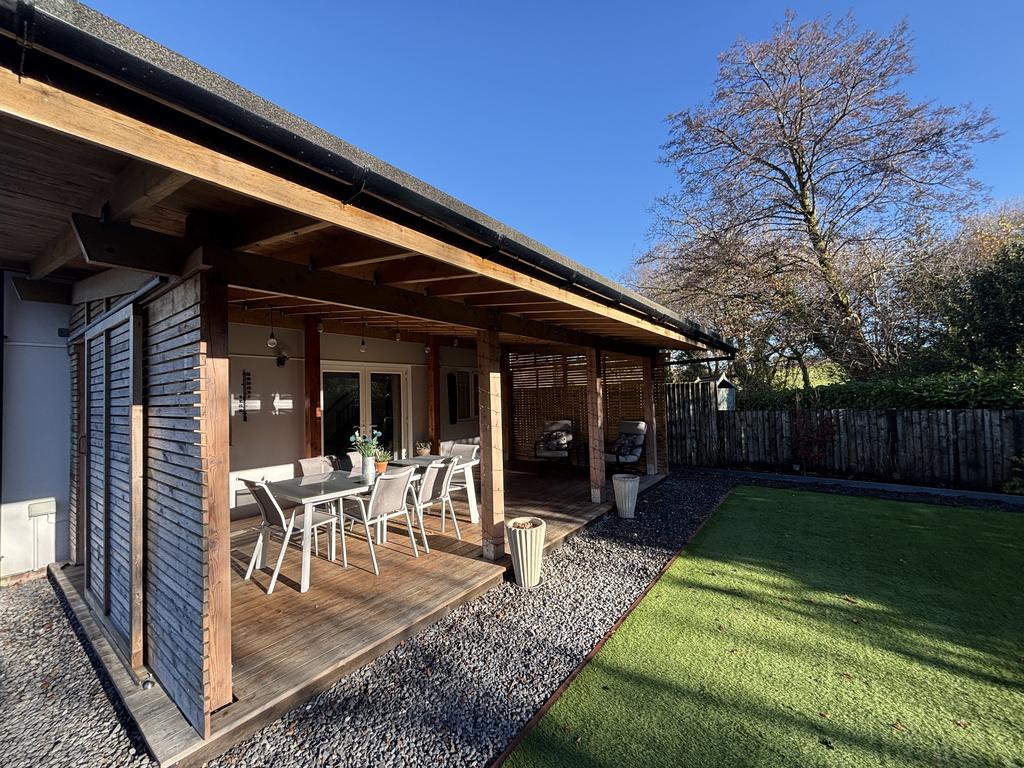 Veranda (third image)