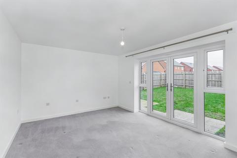 3 bedroom semi-detached house to rent, Northampton NN4