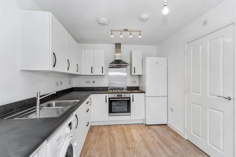 3 bedroom semi-detached house to rent, Northampton NN4