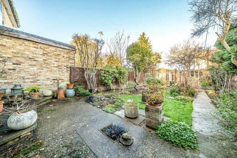 undefined, Spring Grove Road, Hounslow TW3