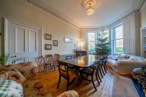 4 bedroom terraced house for sale, 7 Glennan Gardens, Helensburgh, G84 8XT