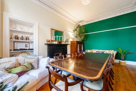 4 bedroom terraced house for sale, 7 Glennan Gardens, Helensburgh, G84 8XT