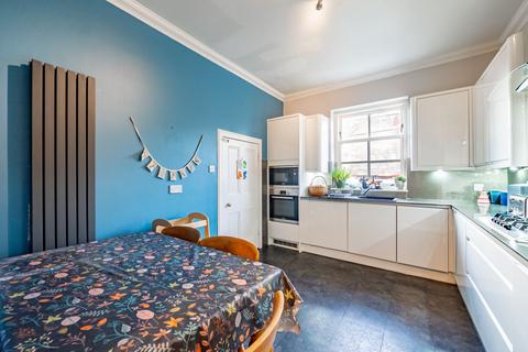 4 bedroom terraced house for sale, 7 Glennan Gardens, Helensburgh, G84 8XT