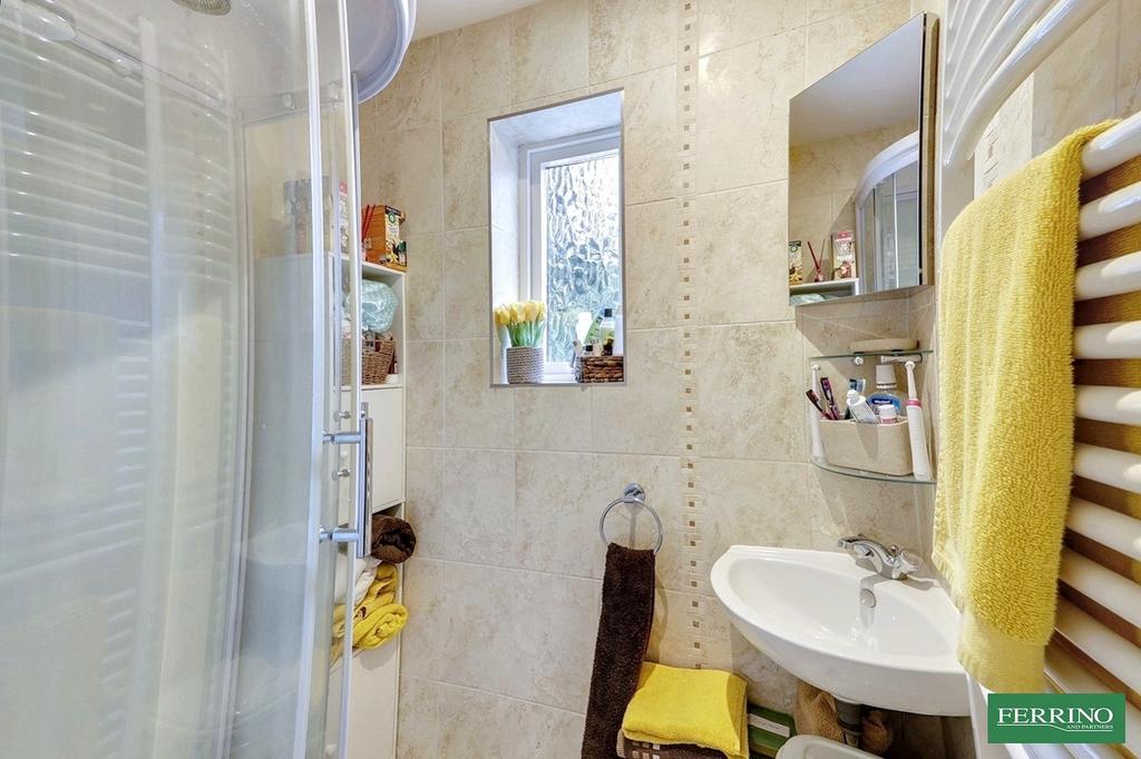 Bedroom 1 En-suite