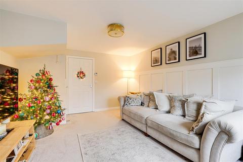 3 bedroom terraced house for sale, Lovesey Avenue, Hucknall NG15